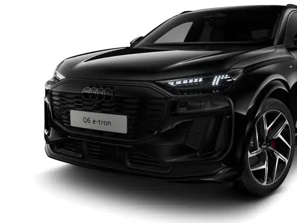 AUDI E-TRON (6/9)