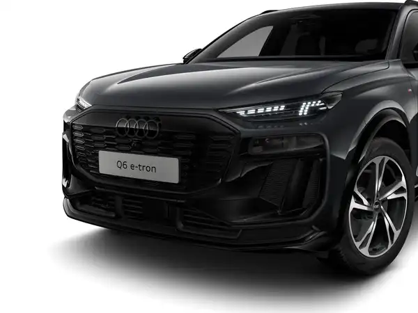 AUDI E-TRON (6/10)