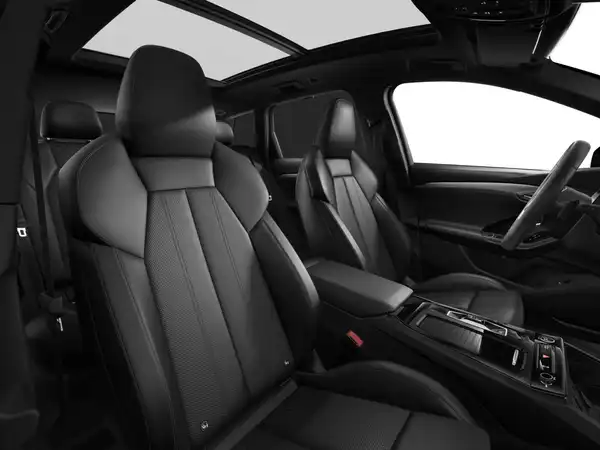 AUDI E-TRON (8/10)