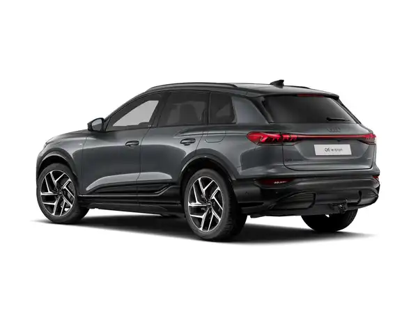 AUDI E-TRON (3/10)