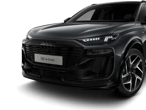AUDI E-TRON (6/10)