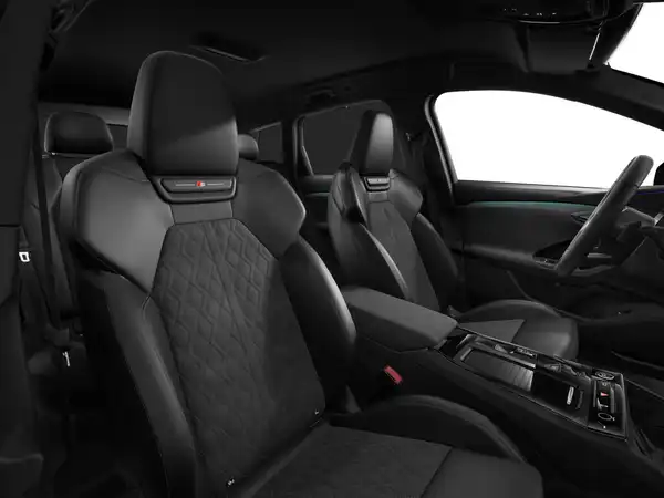AUDI E-TRON (8/10)