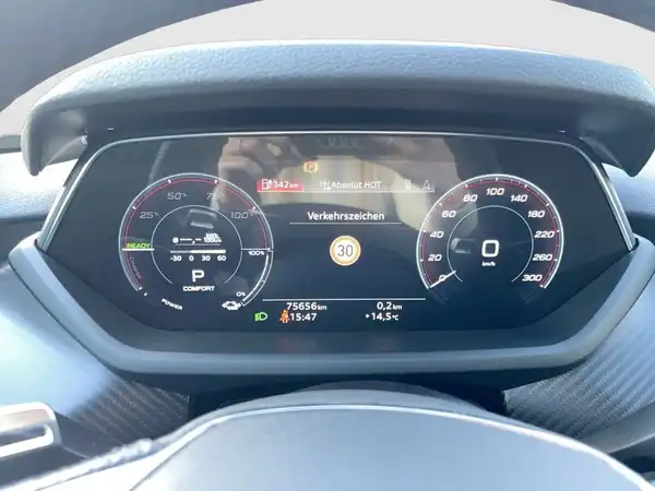 AUDI E-TRON GT (12/18)
