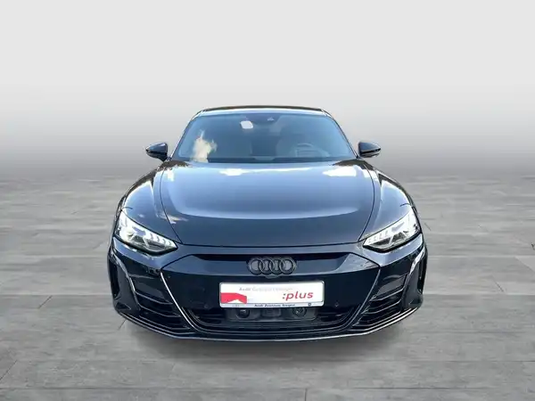 AUDI E-TRON GT (10/18)