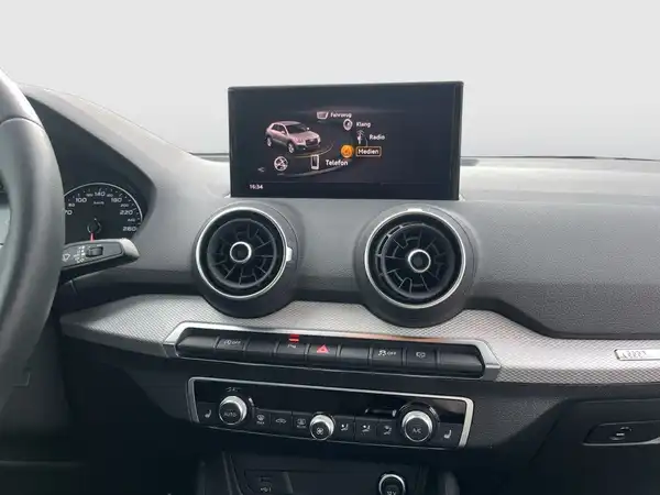 AUDI Q2 (18/20)