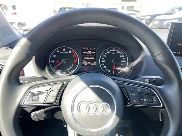AUDI Q2 (13/24)