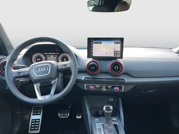 AUDI Q2 (13/21)