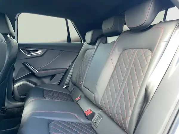 AUDI Q2 (14/21)