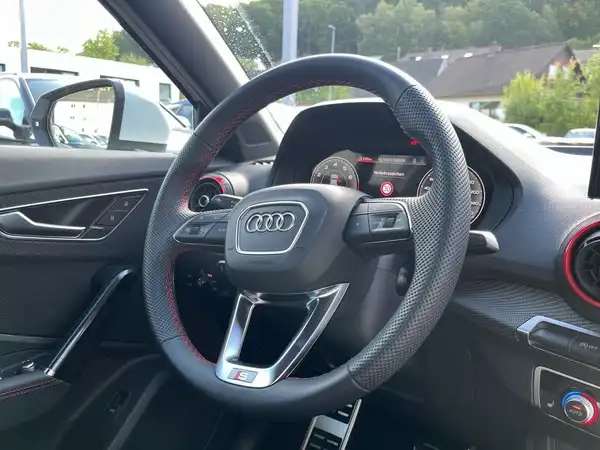AUDI Q2 (17/21)