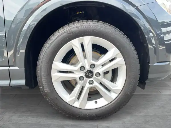 AUDI Q2 (9/22)