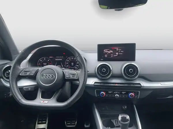 AUDI Q2 (13/21)
