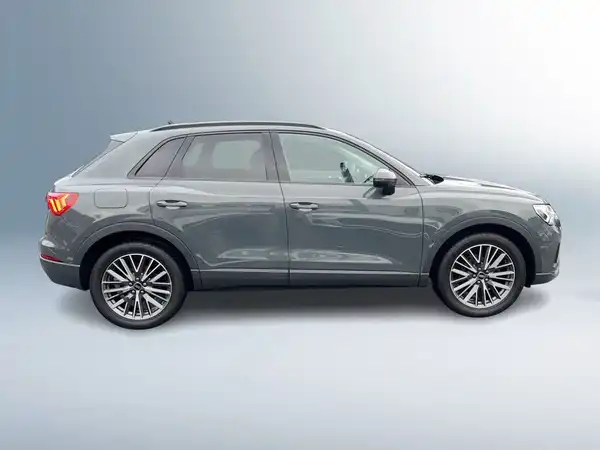AUDI Q3 (9/19)