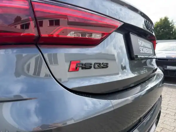 AUDI RS Q3 SPORTBACK (20/25)