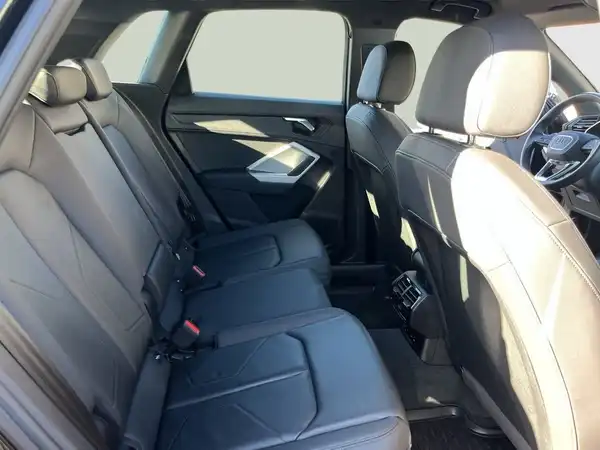 AUDI Q3 (20/24)
