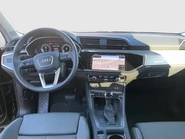 AUDI Q3 (13/23)