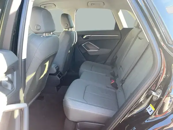 AUDI Q3 (14/23)
