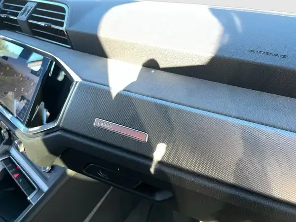 AUDI Q3 (21/23)