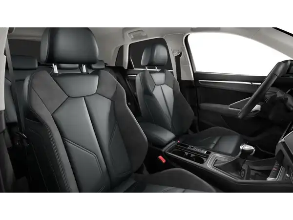 AUDI Q3 (9/12)