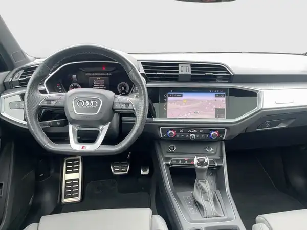AUDI Q3 SPORTBACK (13/21)