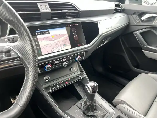 AUDI Q3 SPORTBACK (20/21)