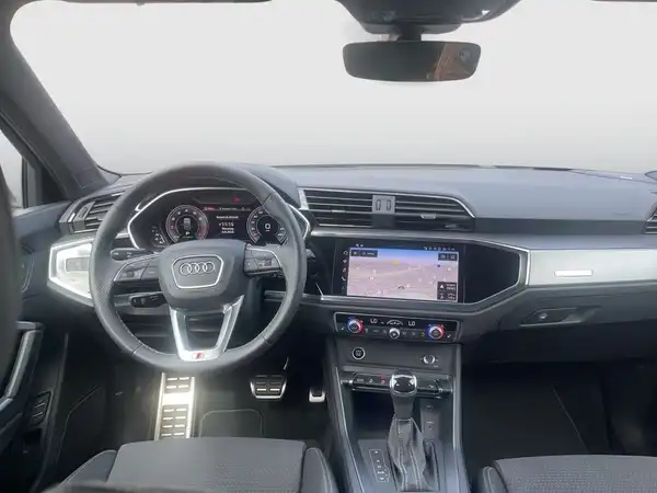 AUDI Q3 (13/20)