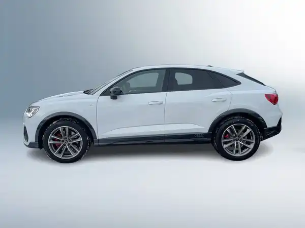 AUDI Q3 SPORTBACK (2/18)