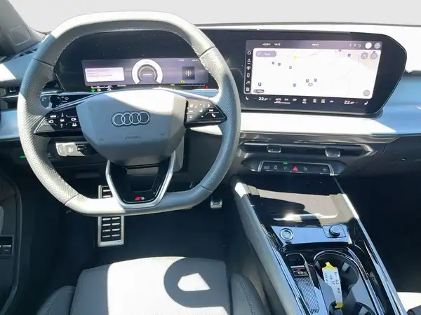 AUDI Q3 SPORTBACK (13/21)