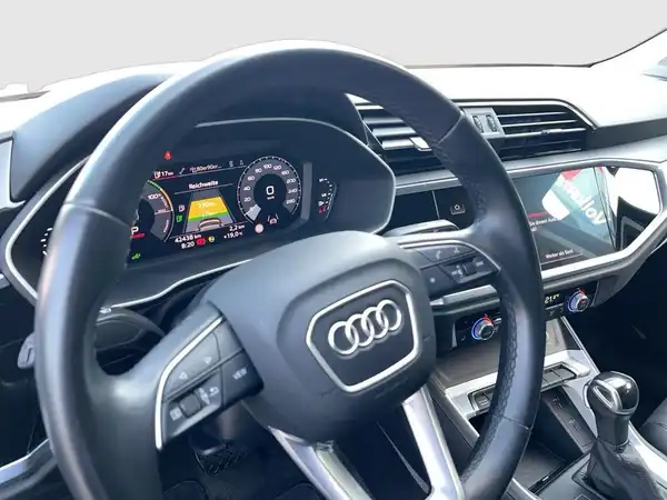 AUDI Q3 SPORTBACK (8/16)
