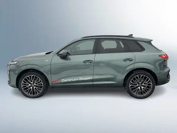 AUDI Q3 (2/18)