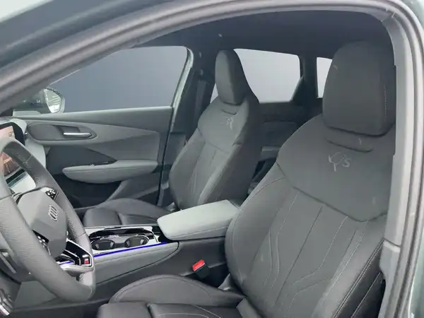 AUDI Q3 (11/18)