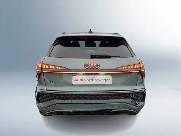 AUDI Q3 (4/18)