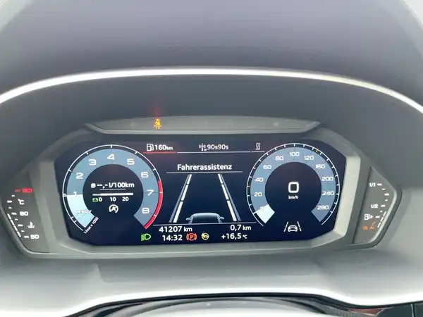 AUDI Q3 (13/21)