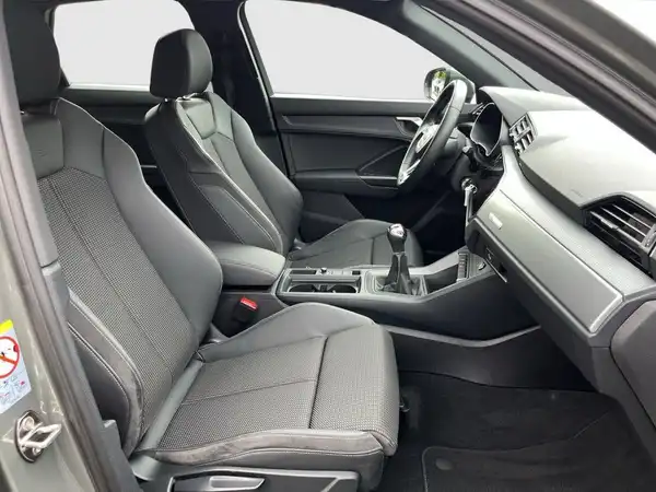 AUDI Q3 (17/21)