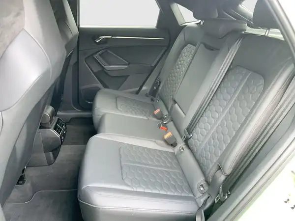 AUDI RS Q3 SPORTBACK (15/23)