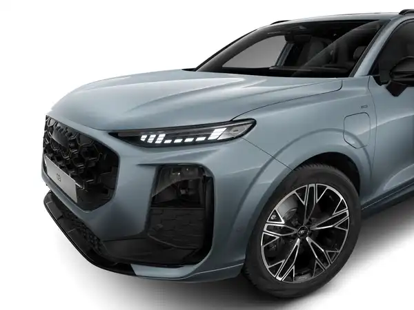 AUDI Q3 (6/10)