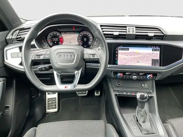 AUDI Q3 (14/24)