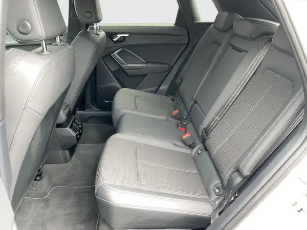 AUDI Q3 (15/24)