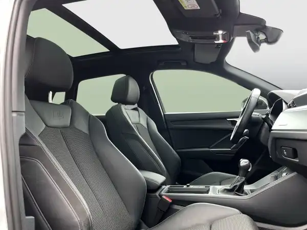 AUDI Q3 (18/24)