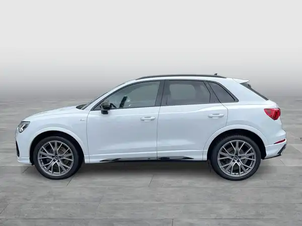 AUDI Q3 (3/24)