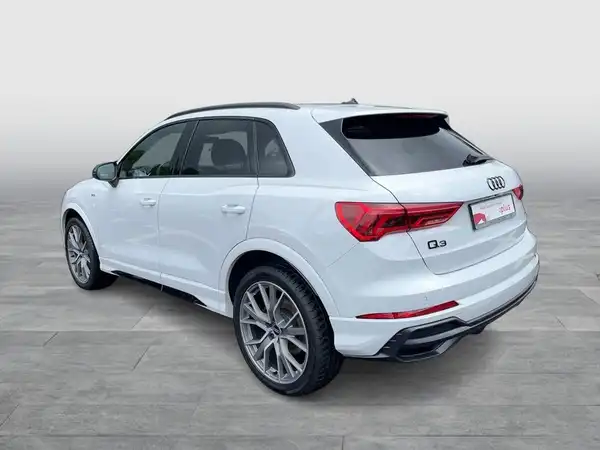 AUDI Q3 (4/24)
