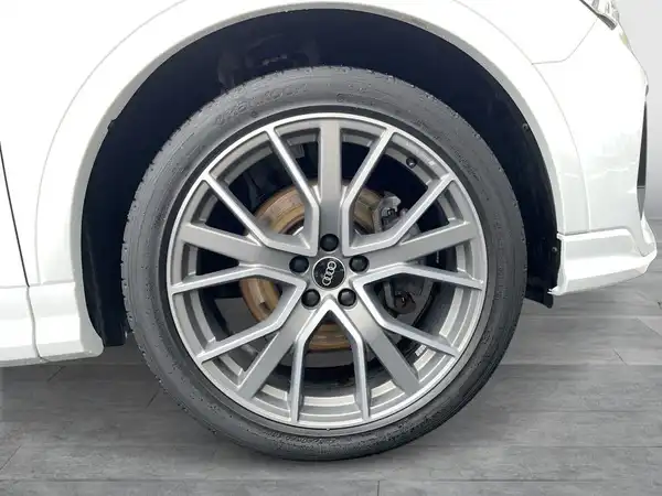 AUDI Q3 (10/24)