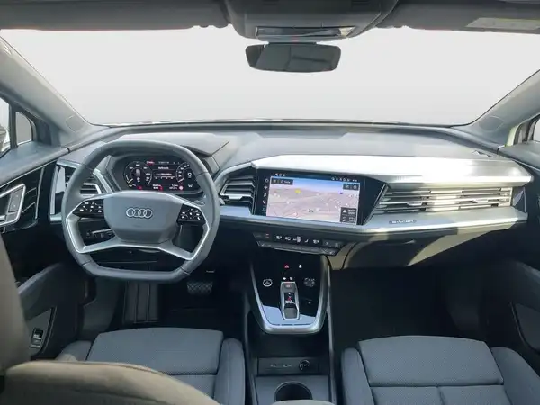 AUDI Q4 E-TRON (13/20)
