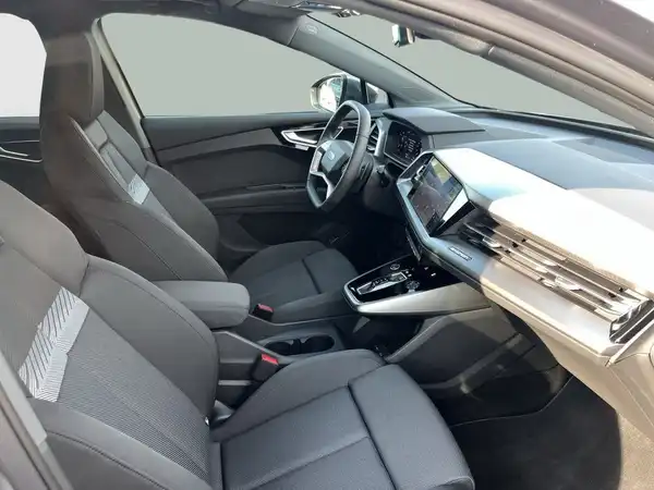 AUDI Q4 E-TRON (17/20)
