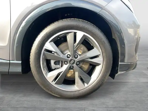 AUDI Q4 E-TRON (9/20)