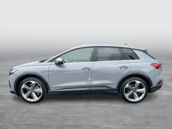 AUDI Q4 E-TRON (2/18)