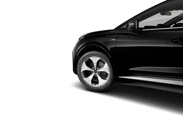 AUDI Q4 E-TRON (2/10)
