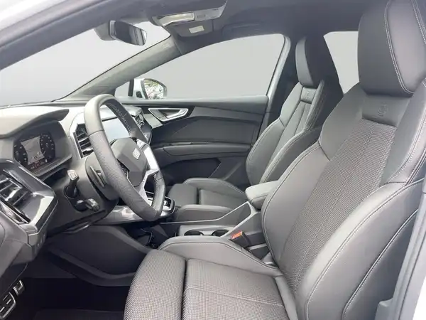 AUDI Q4 E-TRON (11/23)