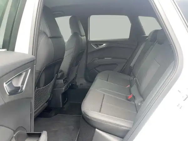 AUDI Q4 E-TRON (14/23)