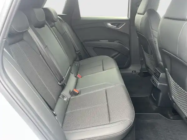 AUDI Q4 E-TRON (17/23)