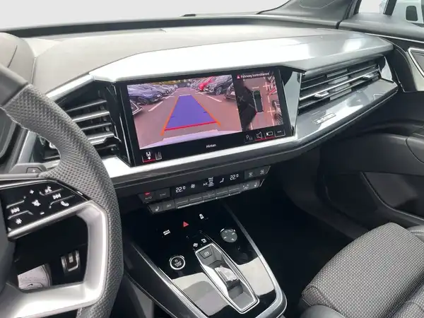 AUDI Q4 E-TRON (26/29)